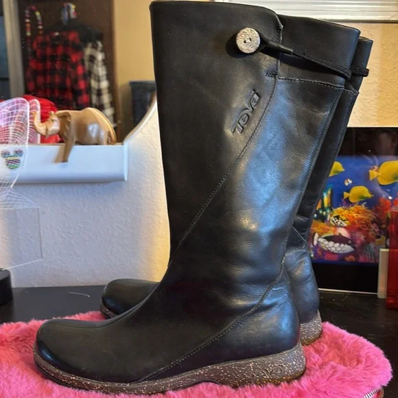 Teva Montecito Mid Calf Boots Black Leather Women’s Size Like new c